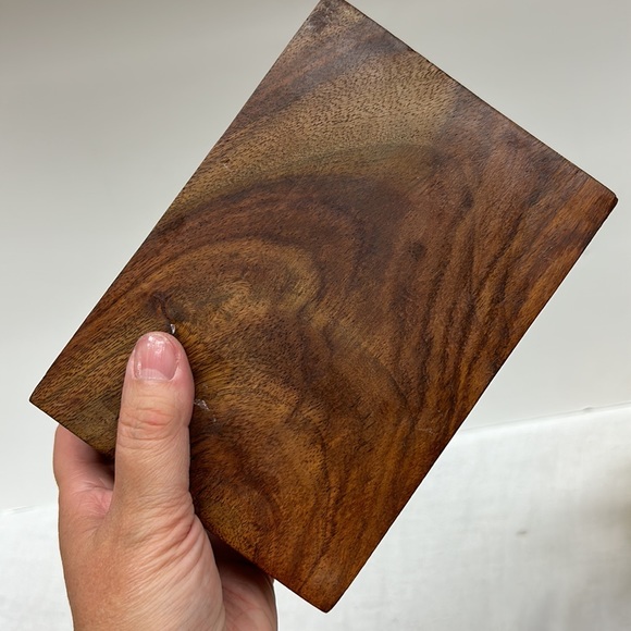 Vintage wood hand carved in India jewelry/ trinket /snuff…box with brass inlay - Picture 7 of 10